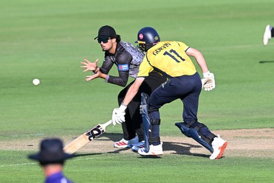 090826 - Glamorgan v Worcestershire Rapids - Metro Bank One Day Cup Men - Andy Gorvin of Glamorgan just keeps himself in