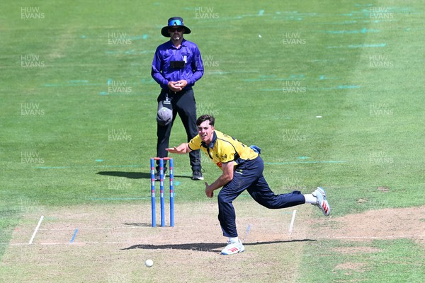 090826 - Glamorgan v Worcestershire Rapids - Metro Bank One Day Cup Men - Romano Franco of Glamorgan bowling