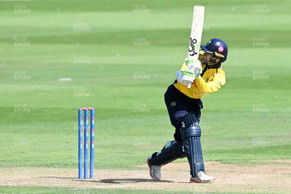 090826 - Glamorgan v Worcestershire Rapids - Metro Bank One Day Cup Men - Eddie Byrom of Glamorgan batting