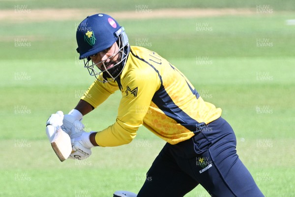 090826 - Glamorgan v Worcestershire Rapids - Metro Bank One Day Cup Men - Zain Ul Hassan of Glamorgan batting