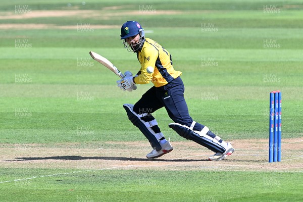 090826 - Glamorgan v Worcestershire Rapids - Metro Bank One Day Cup Men - Zain Ul Hassan of Glamorgan batting