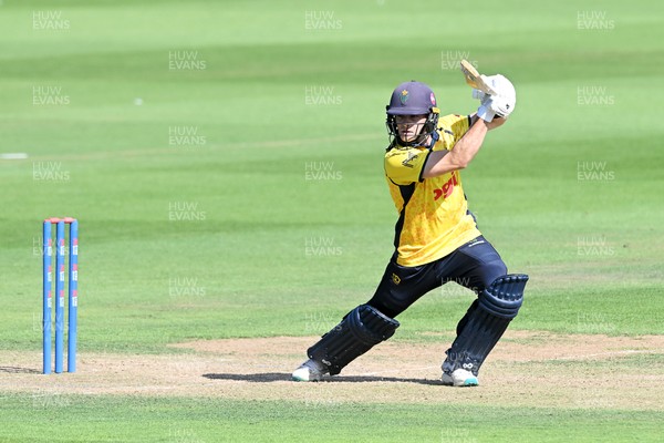 090826 - Glamorgan v Worcestershire Rapids - Metro Bank One Day Cup Men - Callum Nicholls of Glamorgan batting