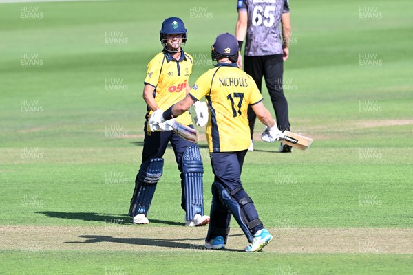 090826 - Glamorgan v Worcestershire Rapids - Metro Bank One Day Cup Men - Jack Hope-Bell and Callum Nicholls of Glamorgan