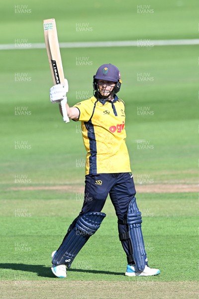 090826 - Glamorgan v Worcestershire Rapids - Metro Bank One Day Cup Men - Callum Nicholls of Glamorgan hits 50