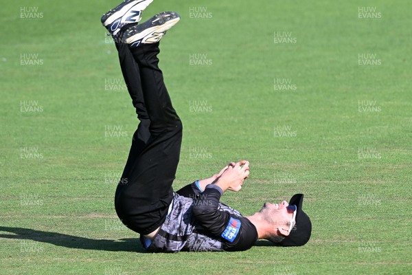 090826 - Glamorgan v Worcestershire Rapids - Metro Bank One Day Cup Men - Jake Libby of Worcestershire catches the ball to dismiss Callum Nicholls of Glamorgan