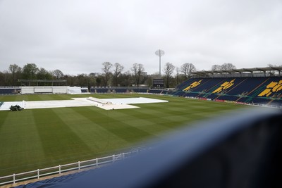 030426 - Glamorgan v Yorkshire - Rothesay County Championship Division One - Rain delays play at Sophia Gardens