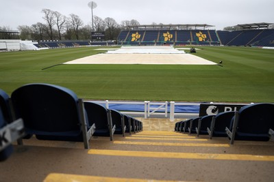 030426 - Glamorgan v Yorkshire - Rothesay County Championship Division One - Rain delays play at Sophia Gardens