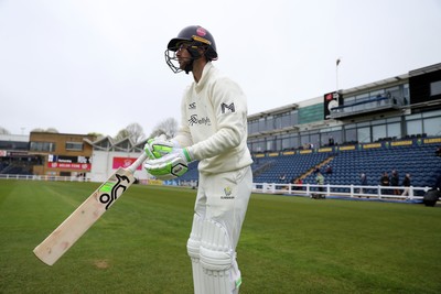 030426 - Glamorgan v Yorkshire - Rothesay County Championship Division One - Eddie Byrom