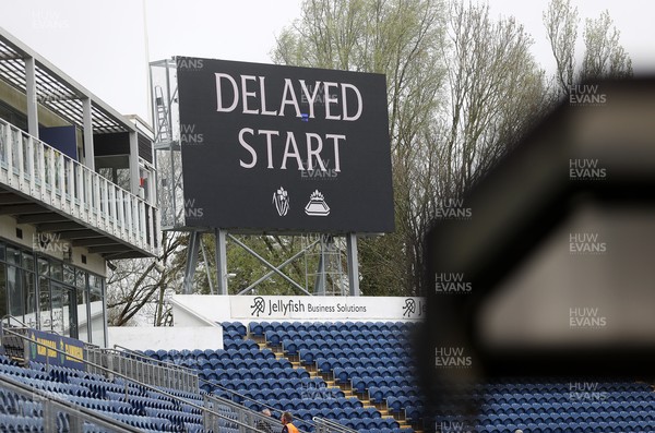 030426 - Glamorgan v Yorkshire - Rothesay County Championship Division One - Rain delays play at Sophia Gardens