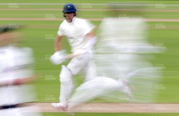 030426 - Glamorgan v Yorkshire - Rothesay County Championship Division One - Asa Tribe of Glamorgan batting