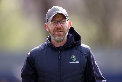040426 - Glamorgan v Yorkshire - Rothesay County Championship Division One - Head Coach Richard Dawson