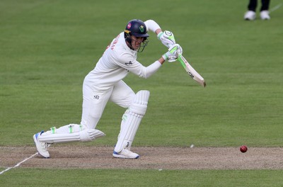 Glamorgan v Yorkshire 040426