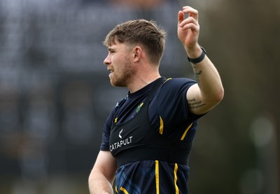 040426 - Glamorgan v Yorkshire - Rothesay County Championship Division One - Dan Douthwaite