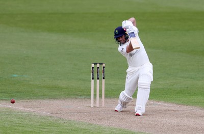 040426 - Glamorgan v Yorkshire - Rothesay County Championship Division One - Chris Cooke of Glamorgan batting