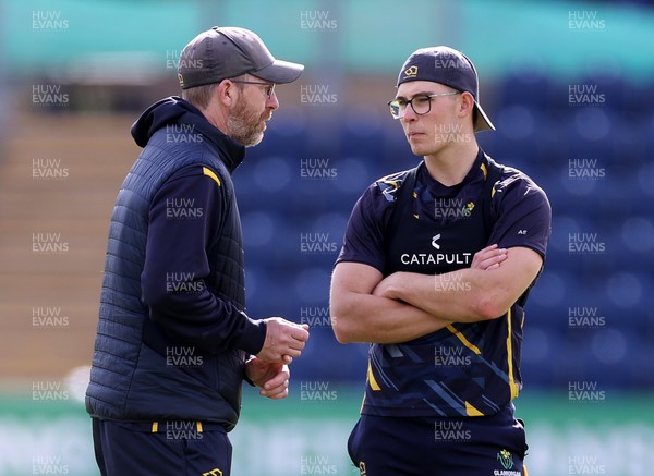 040426 - Glamorgan v Yorkshire - Rothesay County Championship Division One - Head Coach Richard Dawson and Asa Tribe
