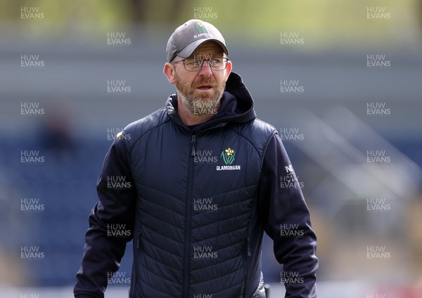 040426 - Glamorgan v Yorkshire - Rothesay County Championship Division One - Head Coach Richard Dawson