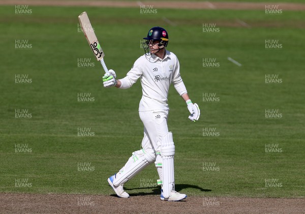 040426 - Glamorgan v Yorkshire - Rothesay County Championship Division One - Ben Kellaway of Glamorgan acknowledges his half century