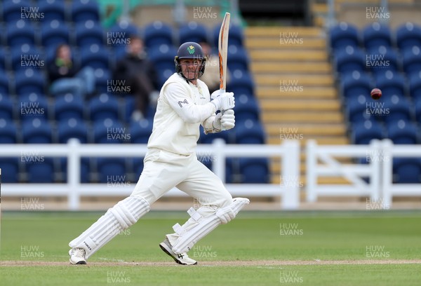 040426 - Glamorgan v Yorkshire - Rothesay County Championship Division One - Timm Van Der Gugten of Glamorgan batting