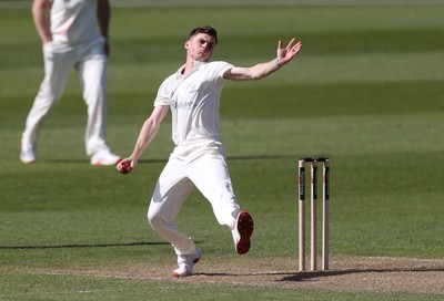 050426 - Glamorgan v Yorkshire - Rothesay County Championship Division One - Andy Gorvin of Glamorgan bowling