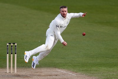 050426 - Glamorgan v Yorkshire - Rothesay County Championship Division One - Mason Crane of Glamorgan bowling