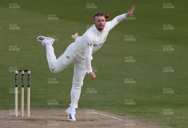 050426 - Glamorgan v Yorkshire - Rothesay County Championship Division One - Mason Crane of Glamorgan bowling