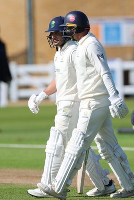 060426 - Glamorgan v Yorkshire, Rothesay County Championship, Division One - Colin Ingram of Glamorgan and Kiran Carlson of Glamorgan resume their partnership