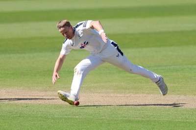 060426 - Glamorgan v Yorkshire, Rothesay County Championship, Division One - Logan van Beek of Yorkshire claims the ball