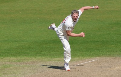 060426 - Glamorgan v Yorkshire, Rothesay County Championship, Division One - Timm van der Gugten of Glamorgan bowls