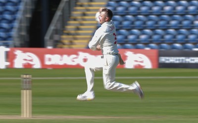 060426 - Glamorgan v Yorkshire, Rothesay County Championship, Division One - Mason Crane of Glamorgan runs in to bowl