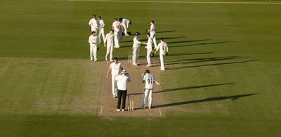 060426 - Glamorgan v Yorkshire, Rothesay County Championship, Division One - The teams congratulate each other on the draw