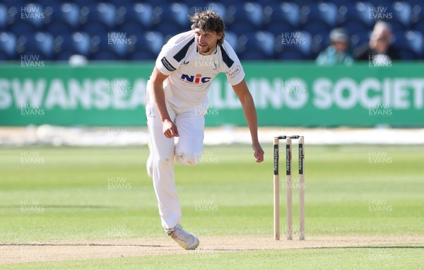 060426 - Glamorgan v Yorkshire, Rothesay County Championship, Division One - Jack White of Yorkshire bowls