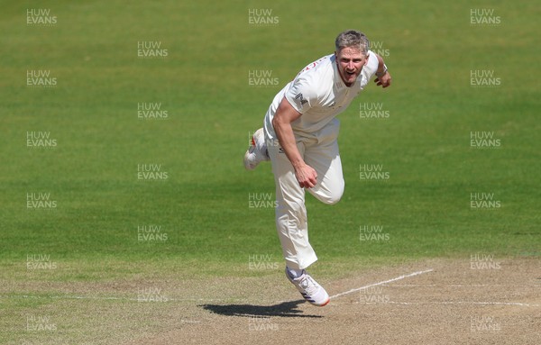 060426 - Glamorgan v Yorkshire, Rothesay County Championship, Division One - Timm van der Gugten of Glamorgan bowls