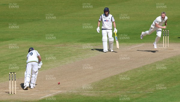 060426 - Glamorgan v Yorkshire, Rothesay County Championship, Division One - Timm van der Gugten of Glamorgan bowls to Adam Lyth of Yorkshire