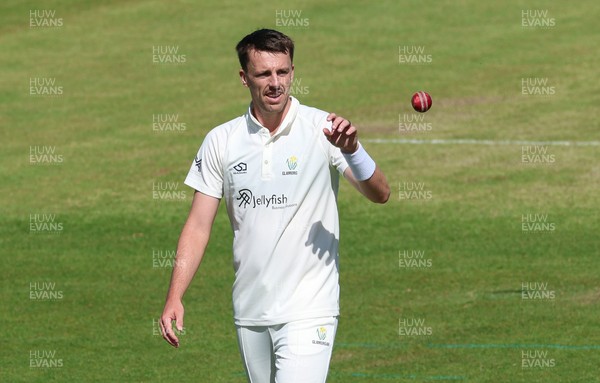 060426 - Glamorgan v Yorkshire, Rothesay County Championship, Division One - Ryan Hadley of Glamorgan