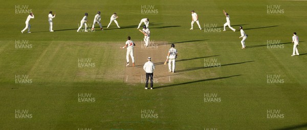 060426 - Glamorgan v Yorkshire, Rothesay County Championship, Division One - A general view of play in the final overs of the match