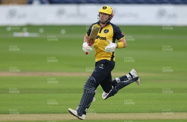 140824 - Glamorgan v Yorkshire Vikings, Metro Bank One Day Cup - Dan Douthwaite of Glamorgan adds the runs