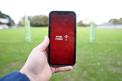 040926 - Glamorgan Wanderers v Mountain Ash - Championship East - Picture shows the new Rygbi Cymru app in action after launch at the Memorial Ground, home of Glamorgan Wanderers in Cardiff, Wales