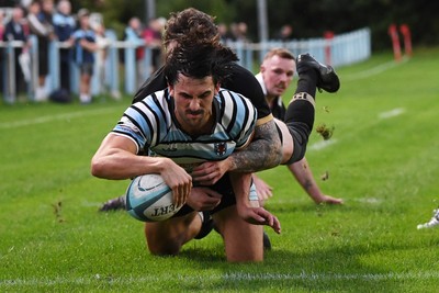 040926 - Glamorgan Wanderers v Mountain Ash - Championship East - Anthony Cox of Glamorgan dives over to score a try