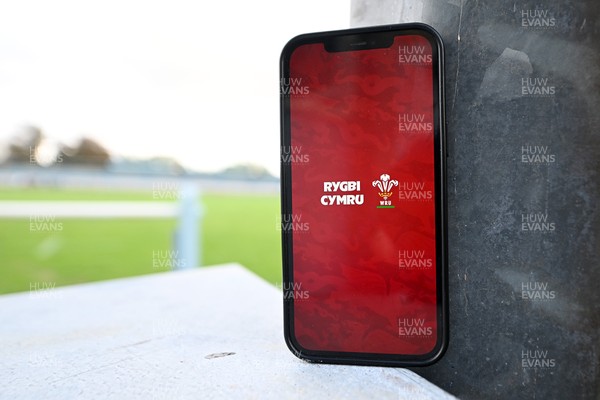 040926 - Glamorgan Wanderers v Mountain Ash - Championship East - Picture shows the new Rygbi Cymru app in action after launch at the Memorial Ground, home of Glamorgan Wanderers in Cardiff, Wales