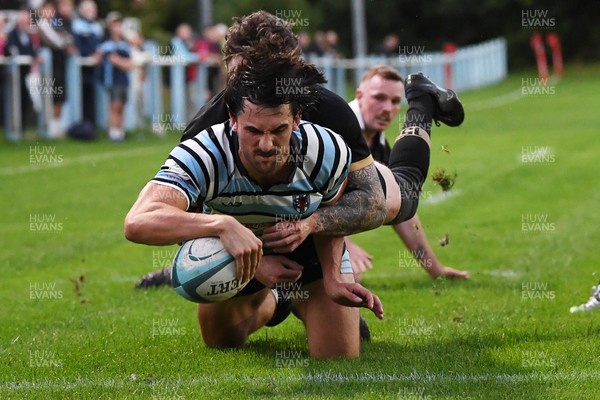 040926 - Glamorgan Wanderers v Mountain Ash - Championship East - Anthony Cox of Glamorgan dives over to score a try