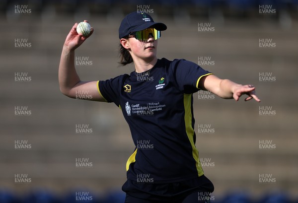170425 - Glamorgan Cricket Women�s Training - Isla Thomson