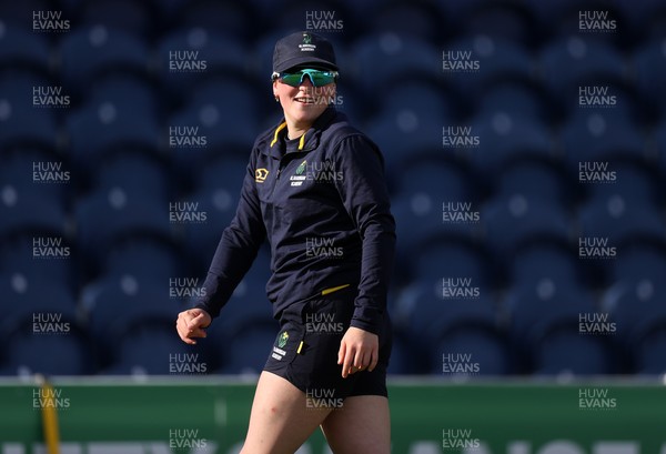 170425 - Glamorgan Cricket Women�s Training - Bea Ellis