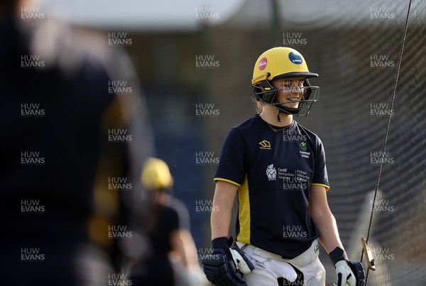 170425 - Glamorgan Cricket Women�s Training - Isla Thomson 