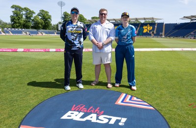 230526 - Glamorgan Women v Derbyshire Falcons Women, Vitality Blast Women League 2 - Lauren Parfitt captain of Glamorgan Women and Derbyshire Falcons Women captain Adrianna Darlow at the coin toss
