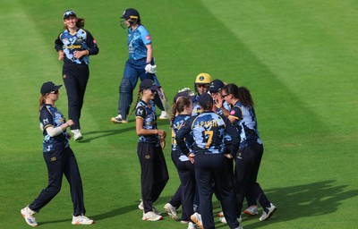 230526 - Glamorgan Women v Derbyshire Falcons Women, Vitality Blast Women League 2 - Glamorgan celebrate as Rhiannon Knowling-Davies of Derbyshire Falcons Women is dismissed