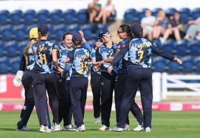 230526 - Glamorgan Women v Derbyshire Falcons Women, Vitality Blast Women League 2 - Glamorgan celebrate taking the wicket of Liv Baker of Derbyshire Falcons Women