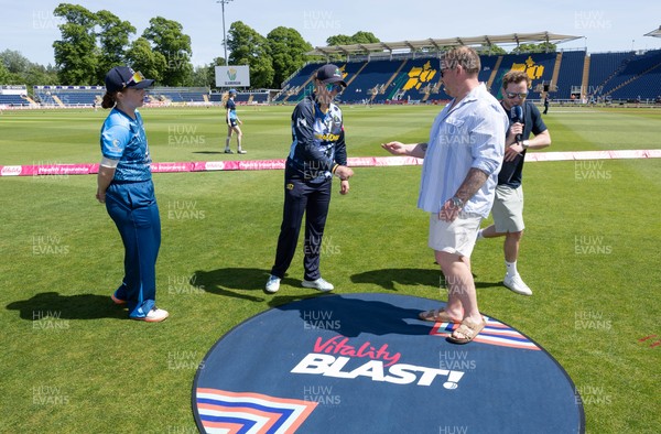 230526 - Glamorgan Women v Derbyshire Falcons Women, Vitality Blast Women League 2 - Lauren Parfitt captain of Glamorgan Women and Derbyshire Falcons Women captain Adrianna Darlow at the coin toss