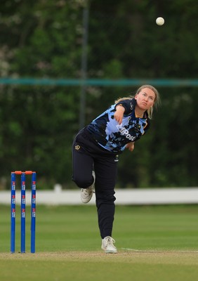 050525 - Glamorgan Women v Gloucestershire Women, Vitality T20 Women’s County Cup - Gemma Porter of Glamorgan Women bowls