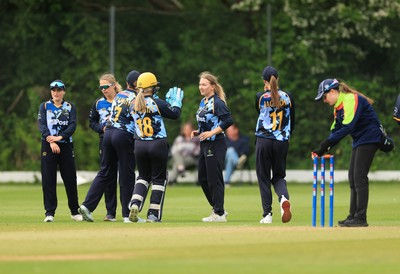 050525 - Glamorgan Women v Gloucestershire Women, Vitality T20 Women’s County Cup - Glamorgan celebrate taking the wicket of Katie Dolman of Gloucestershire