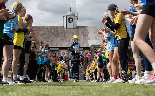050525 - Glamorgan Women v Gloucestershire Women, Vitality T20 Women’s County Cup - Guard of hopnour welcome Glamorgan to the field